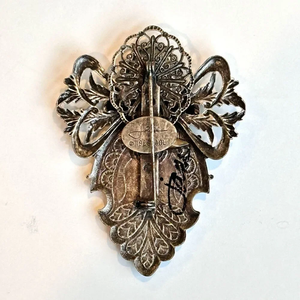 VTG Jane 1999 Angel Mother of Pearl Brooch Filigree Religious Signed